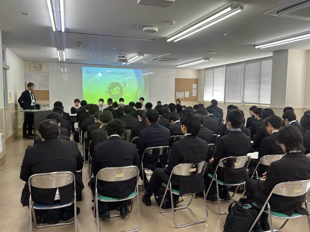 「在校生との就職懇談会」を実施しました